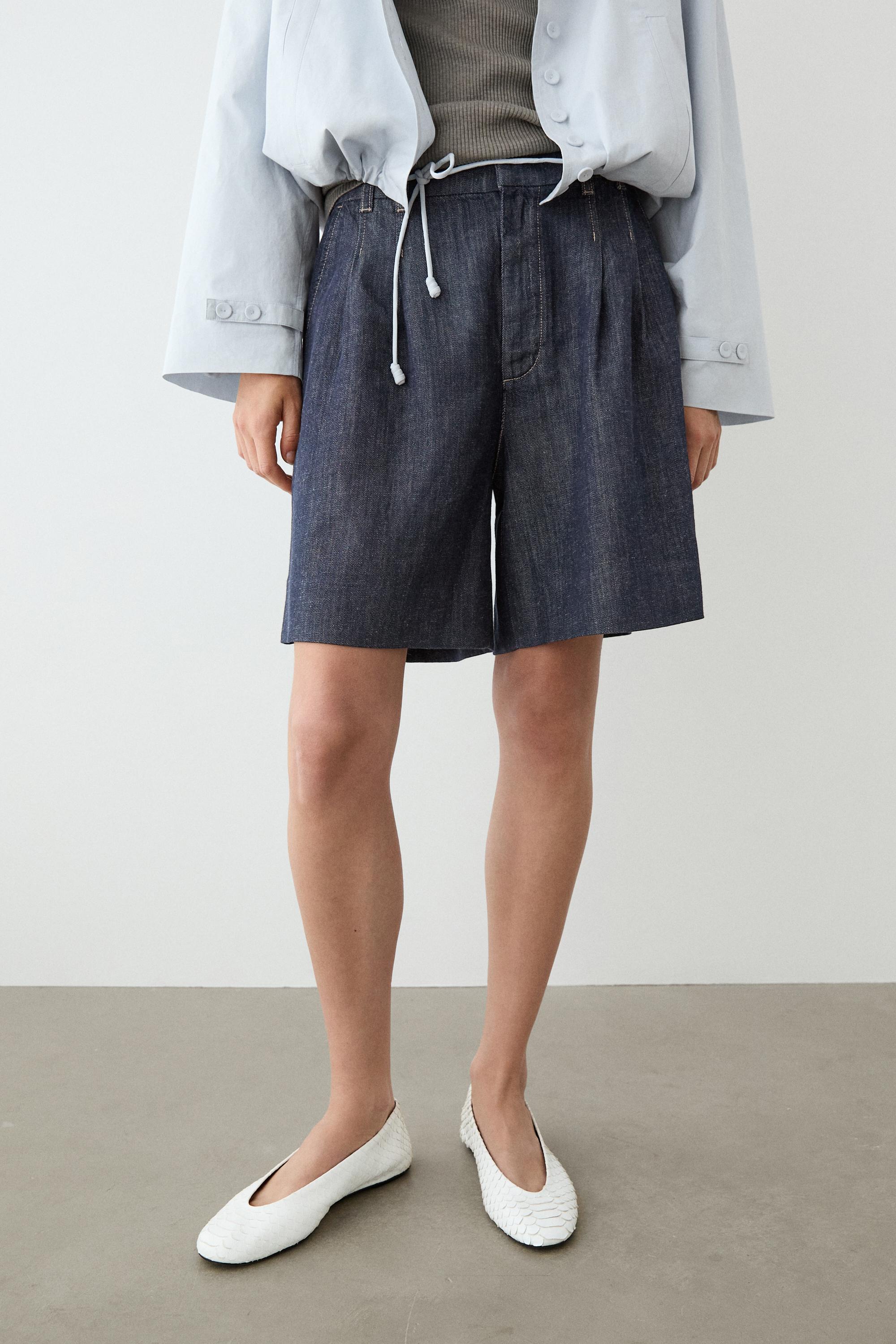 Cotton denim Bermuda shorts with topstitching
